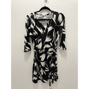 Harlow & Rose Black White Floral Tie Waist‎ Dress Size M Stretch 3/4 Sleeve